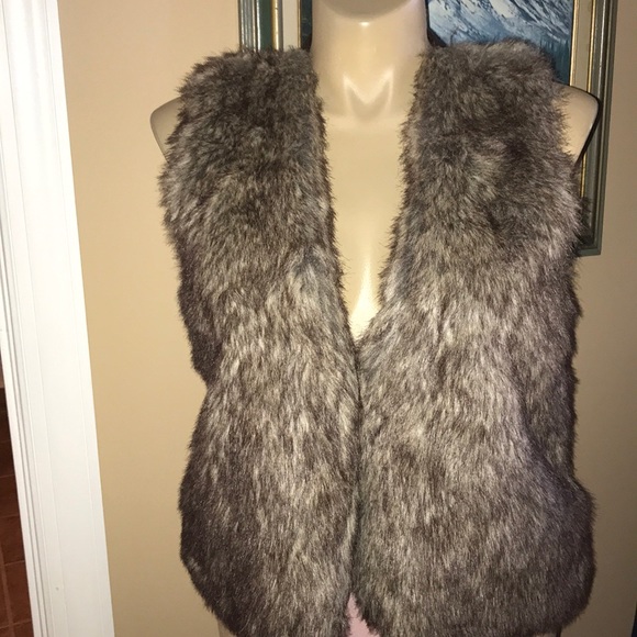 Madison Jackets & Blazers - Madison Faux Fur Vest With Knit Back Size XL